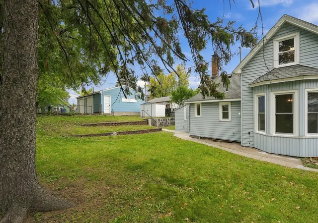 Photo 3 of Single family home for sale at 1087 Matilda St, Saint Paul, MN 55117 | MLS# 7159367 | Listing updated on 2026-10-14