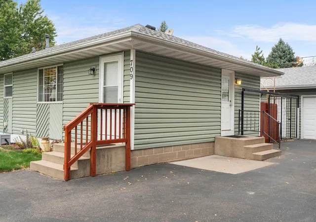 Photo 3 of Single family home for sale at 709 120th Avenue NE, Minneapolis, MN 55434 | MLS# 7159369 | Listing updated on 2026-10-19