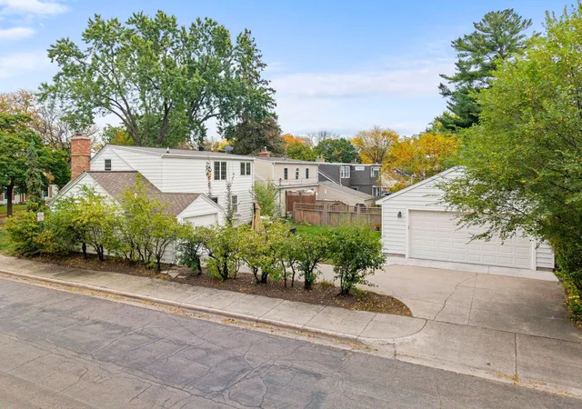 Photo 3 of Single family home for sale at 4100 Xenwood Ave S, Minneapolis, MN 55416 | MLS# 7159373 | Listing updated on 2026-10-21