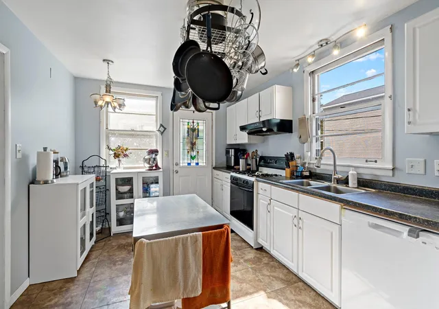 Photo 2 of Single family home for sale at 545 Virginia St, Saint Paul, MN 55103 | MLS# 7159374 | Listing updated on 2026-10-29