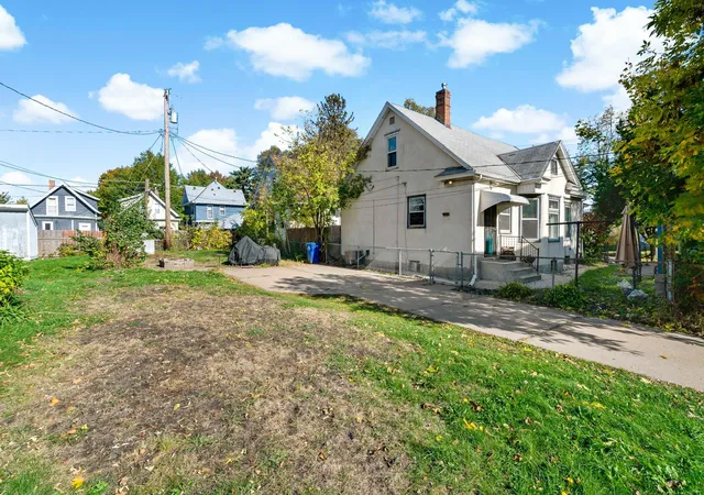 Photo 4 of Single family home for sale at 545 Virginia St, Saint Paul, MN 55103 | MLS# 7159374 | Listing updated on 2026-10-29