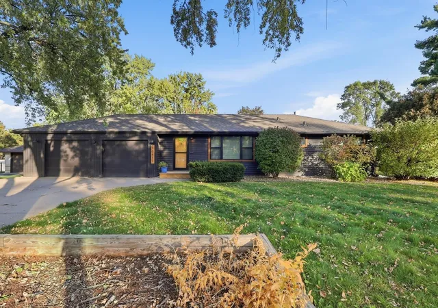 Photo 1 of Single family home for sale at 10617 Thomas Ave S, Minneapolis, MN 55431 | MLS# 7159387 | Listing updated on 2026-10-26