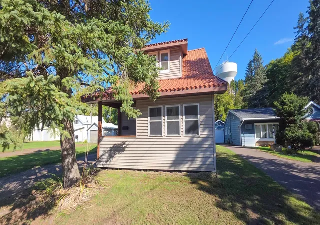 Single family home for sale at 901 Park Ave, Cloquet, MN 55720 | MLS# 7159396