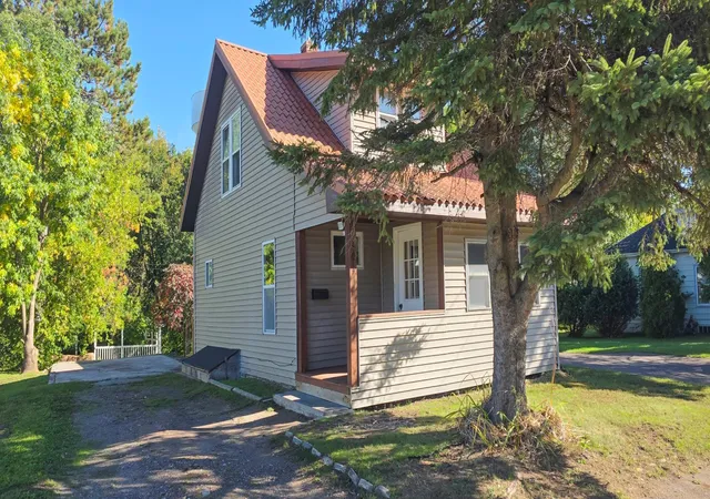 Photo 1 of Single family home for sale at 901 Park Ave, Cloquet, MN 55720 | MLS# 7159396 | Listing updated on 2026-10-14