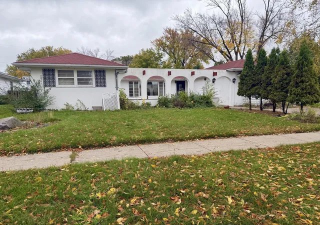 Photo 1 of Sale Pending at 1502 Elm St N, Fargo, ND 58102 | MLS# 7159399 | Listing updated on 2026-10-16