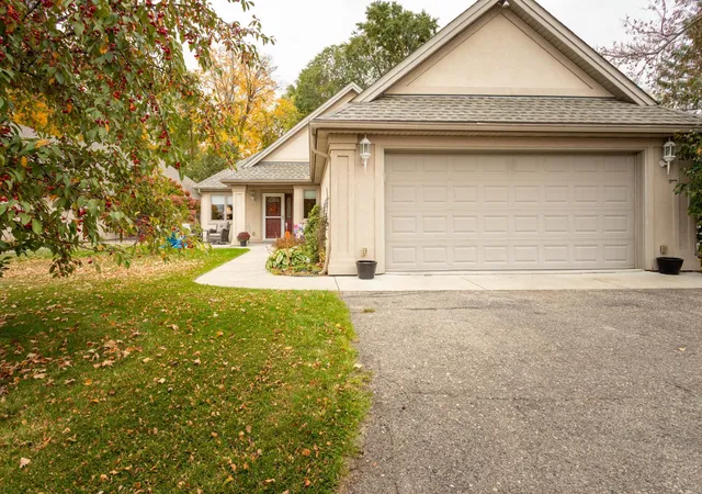 Photo 2 of Single family home for sale at 781 E Lake Geneva Rd Ne, Alexandria, MN 56308 | MLS# 7159403 | Listing updated on 2026-10-19