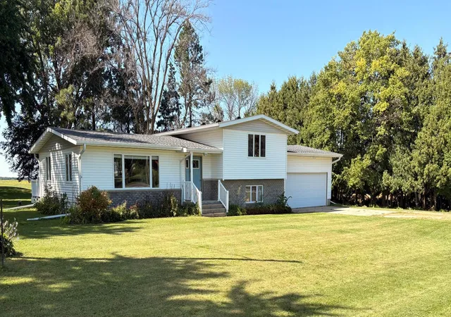 Photo 1 of Single family home for sale at 10835 690th Avenue, Emmons, MN 56029 | MLS# 7159417 | Listing updated on 2026-10-19