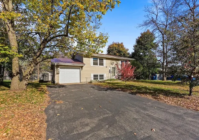 Photo 1 of Single family home for sale at 415 W Ash St, Saint Joseph, MN 56374 | MLS# 7159422 | Listing updated on 2026-10-30