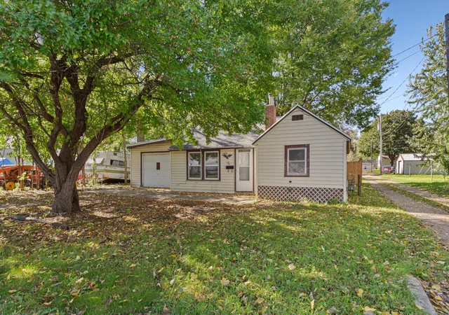 Single family home for sale at 1415 N Elm St, Fairmont, MN 56031 | MLS# 7159433