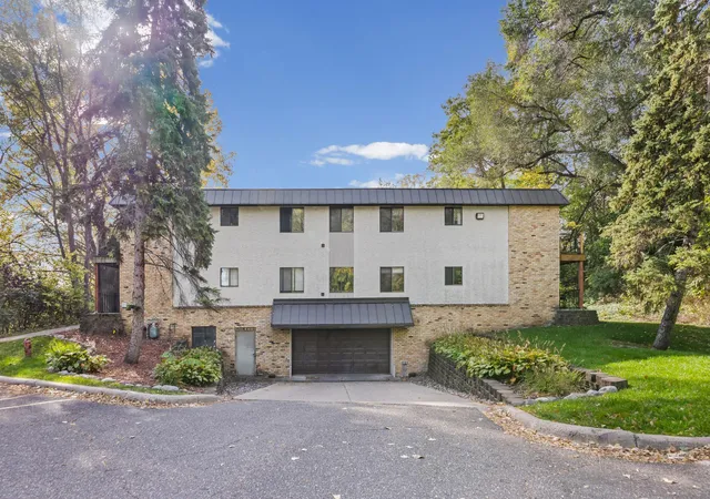 Listing Photo 1 - Condo for sale in building located at 1725 Dellwood Ave, Roseville, MN 55113 - Unit #204