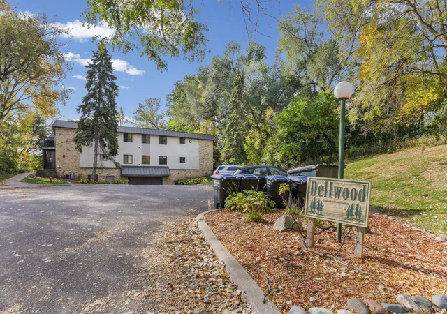 Photo 4 of Condo for sale at 1725 Dellwood Ave #204, Roseville, MN 55113 | MLS# 7159445 | Listing updated on 2026-10-28