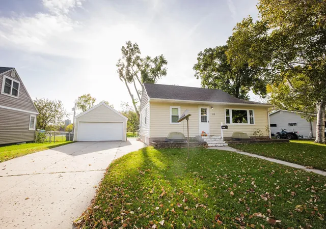Photo 1 of Sale Pending at 118 S Oregon Ave, Morris, MN 56267 | MLS# 7159470 | Listing updated on 2026-10-21