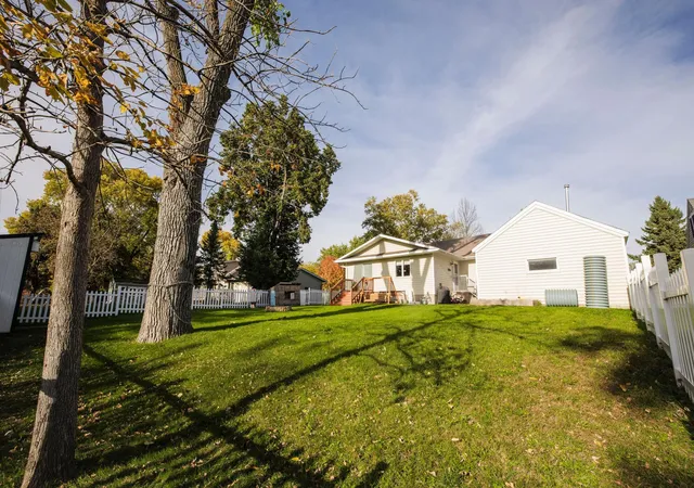 Photo 4 of Sale Pending at 118 S Oregon Ave, Morris, MN 56267 | MLS# 7159470 | Listing updated on 2026-10-21