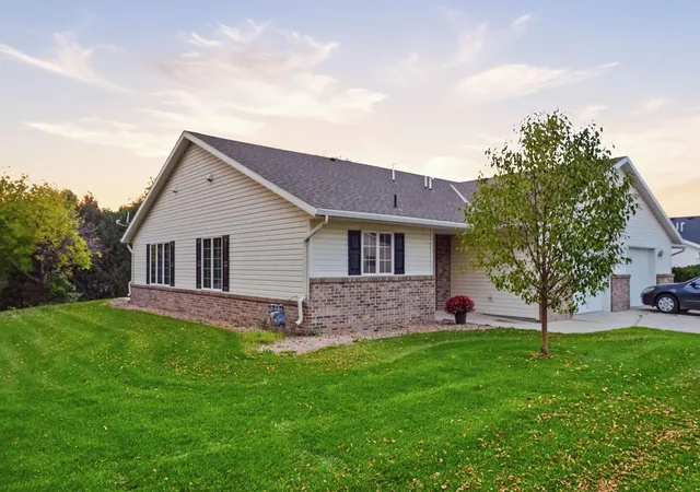 Photo 2 of Townhouse for sale at 324 Valley View Dr Se, Willmar, MN 56201 | MLS# 7159479 | Listing updated on 2026-10-19