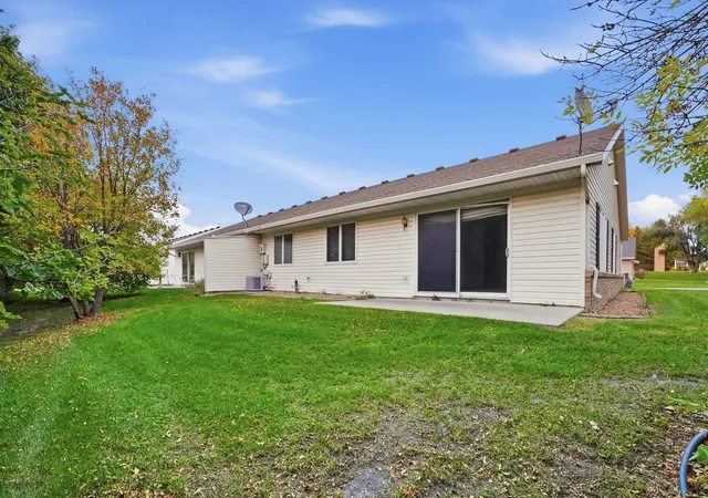 Photo 3 of Townhouse for sale at 324 Valley View Dr SE, Willmar, MN 56201 | MLS# 7159479 | Listing updated on 2026-10-19