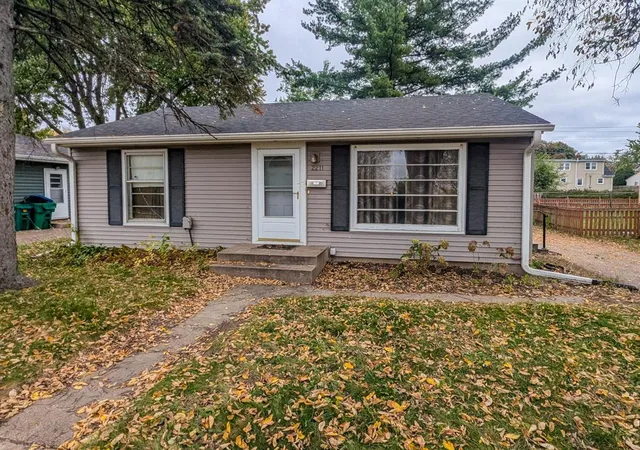 Photo 1 of Single family home for sale at 2211 Louisiana Ave S, Minneapolis, MN 55426 | MLS# 7159501 | Listing updated on 2026-10-29