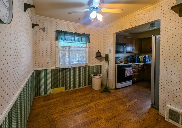 Photo 4 of Single family home for sale at 2211 Louisiana Ave S, Minneapolis, MN 55426 | MLS# 7159501 | Listing updated on 2026-10-29