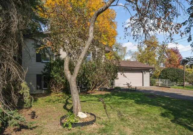 Photo 3 of Single family home for sale at 9500 99th Place N, Maple Grove, MN 55369 | MLS# 7159508 | Listing updated on 2026-10-16