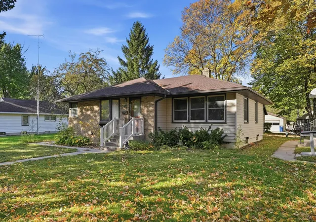 Photo 2 of Single family home for sale at 1347 9th Avenue N, Saint Cloud, MN 56303 | MLS# 7159518 | Listing updated on 2026-10-22