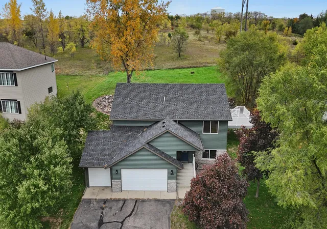 Photo 2 of Single family home for sale at 1609 25th Street Se, Saint Cloud, MN 56304 | MLS# 7159539 | Listing updated on 2026-10-21