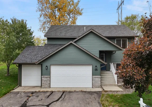 Photo 3 of Single family home for sale at 1609 25th Street Se, Saint Cloud, MN 56304 | MLS# 7159539 | Listing updated on 2026-10-21