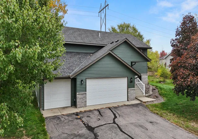 Photo 3 of Single family home for sale at 1609 25th Street SE, Saint Cloud, MN 56304 | MLS# 7159539 | Listing updated on 2026-10-21