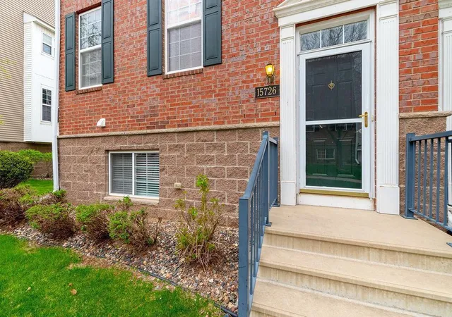 Photo 3 of Single family home for sale at 15726 Frisian Ln, Apple Valley, MN 55124 | MLS# 7159575 | Listing updated on 2026-10-20