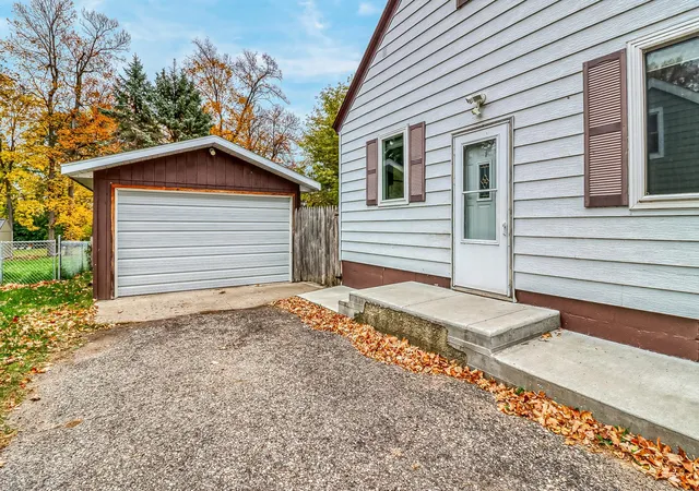 Photo 1 of Single family home for sale at 1507 Lynn Ave, Detroit Lakes, MN 56501 | MLS# 7159590 | Listing updated on 2026-10-15