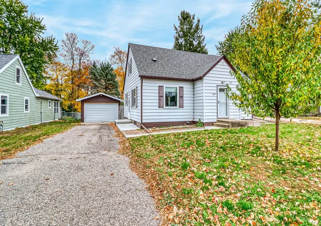 Photo 3 of Single family home for sale at 1507 Lynn Ave, Detroit Lakes, MN 56501 | MLS# 7159590 | Listing updated on 2026-10-15
