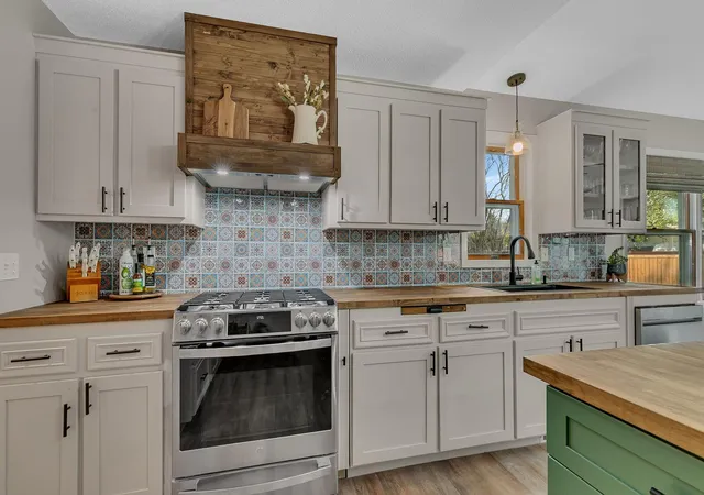 Photo 3 of Single family home for sale at 1028 22nd Avenue N, Saint Cloud, MN 56303 | MLS# 7159591 | Listing updated on 2026-10-20