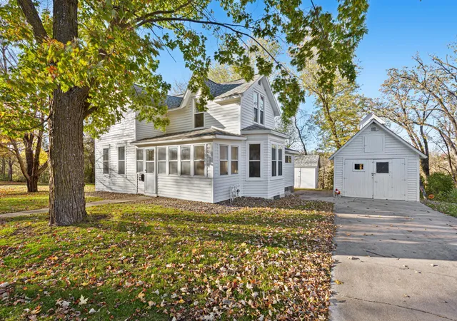 Photo 3 of Single family home for sale at 614 North St, Kenyon, MN 55946 | MLS# 7159599 | Listing updated on 2026-10-20