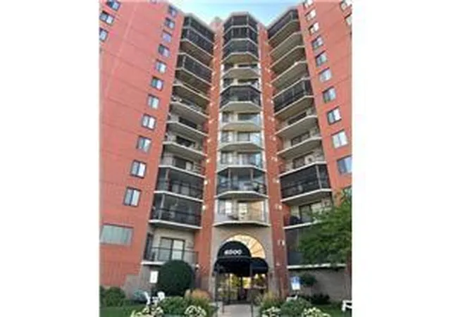 Condo for sale at 6500 Woodlake Dr #401, Minneapolis, MN 55423 | MLS# 7159605