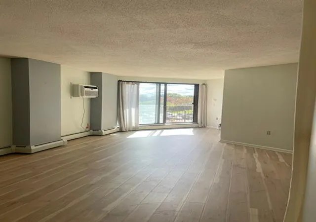 Photo 3 of Condo for sale at 6500 Woodlake Dr #401, Minneapolis, MN 55423 | MLS# 7159605 | Listing updated on 2026-10-21