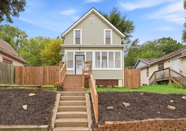 Photo 3 of Single family home for sale at 558 Concord St, Saint Paul, MN 55107 | MLS# 7159608 | Listing updated on 2026-10-15