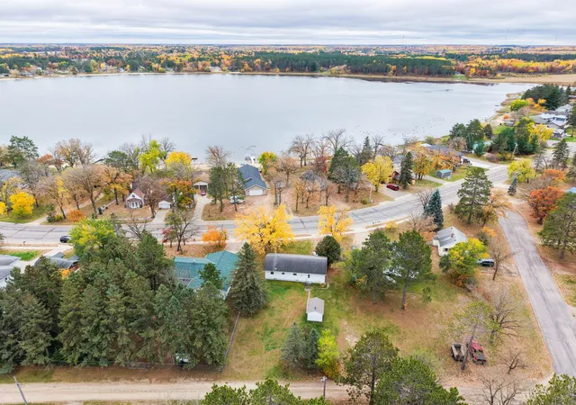 Photo 2 of Single family home for sale at 323 Main St NW, Menahga, MN 56464 | MLS# 7159610 | Listing updated on 2026-10-18