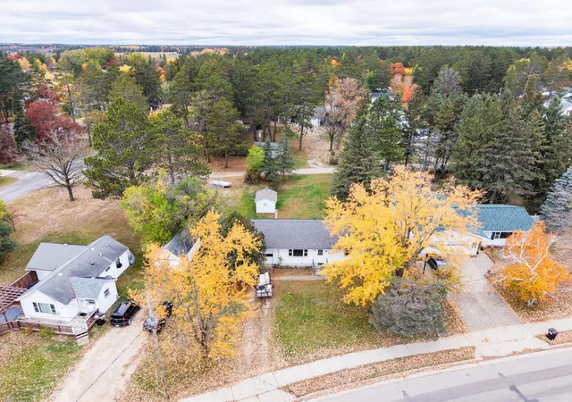 Photo 3 of Single family home for sale at 323 Main St NW, Menahga, MN 56464 | MLS# 7159610 | Listing updated on 2026-10-18