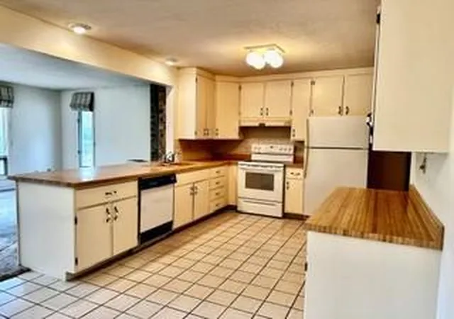 Photo 2 of Single family home for sale at 1704 2nd Street SE, Saint Cloud, MN 56304 | MLS# 7159611 | Listing updated on 2026-10-20