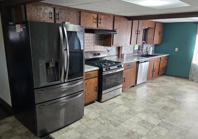 Photo 3 of Single family home for sale at 424 Water St E, Cannon Falls, MN 55009 | MLS# 7159636 | Listing updated on 2026-10-19