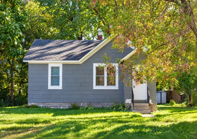 Photo 2 of Single family home for sale at 1960 Ide St, Saint Paul, MN 55109 | MLS# 7159638 | Listing updated on 2026-10-14