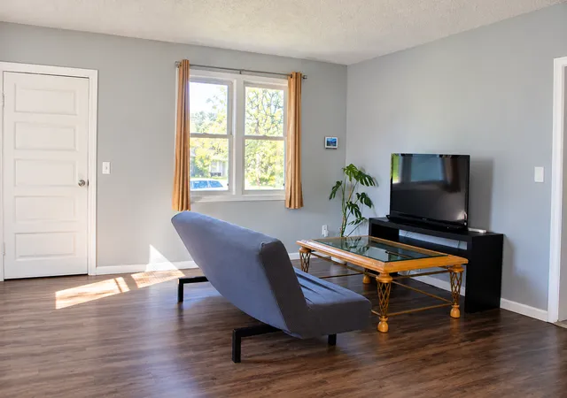 Photo 3 of Single family home for sale at 1960 Ide St, Saint Paul, MN 55109 | MLS# 7159638 | Listing updated on 2026-10-14