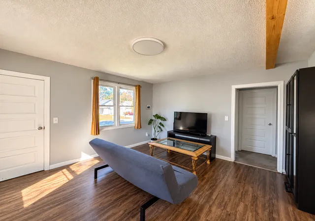 Photo 4 of Single family home for sale at 1960 Ide St, Saint Paul, MN 55109 | MLS# 7159638 | Listing updated on 2026-10-14