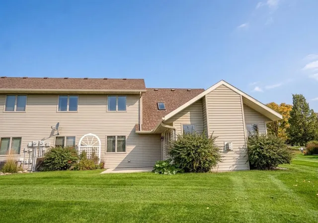 Photo 3 of Townhouse for sale at 1301 23 Street Se, Willmar, MN 56201 | MLS# 7159640 | Listing updated on 2026-10-15