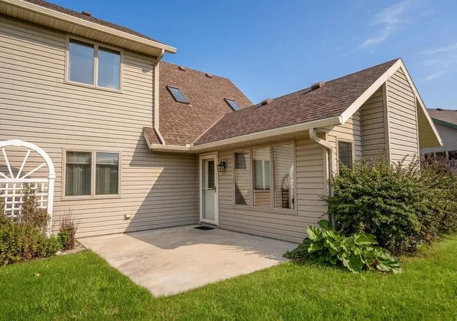 Photo 3 of Townhouse for sale at 1301 23 Street SE, Willmar, MN 56201 | MLS# 7159640 | Listing updated on 2026-10-15