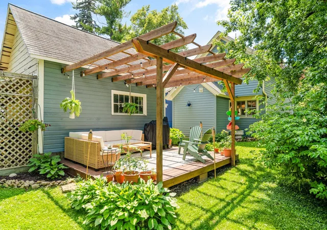 Photo 4 of Single family home for sale at 1019 5th Avenue S, Stillwater, MN 55082 | MLS# 7159648 | Listing updated on 2026-10-23