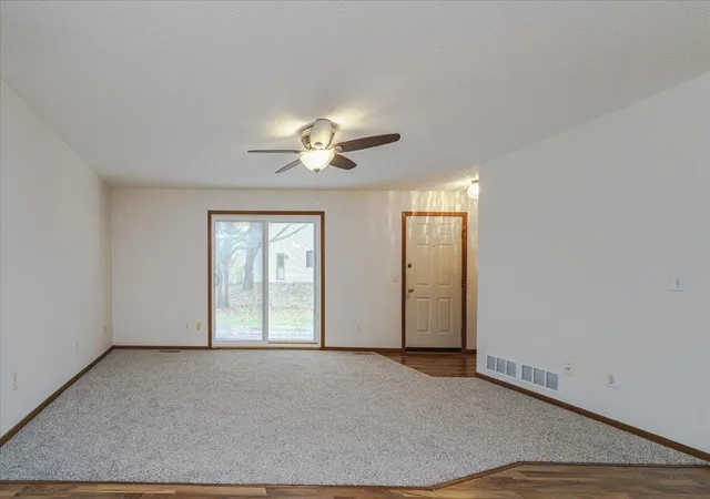 Photo 4 of Single family home for sale at 20300 Hunter Ct, Lakeville, MN 55044 | MLS# 7159675 | Listing updated on 2026-10-30
