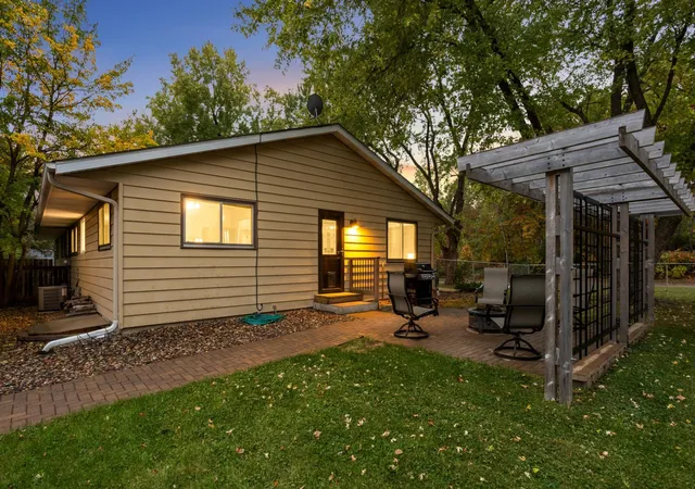 Photo 2 of Townhouse for sale at 2606 Jackson St, Saint Paul, MN 55117 | MLS# 7159689 | Listing updated on 2026-10-20