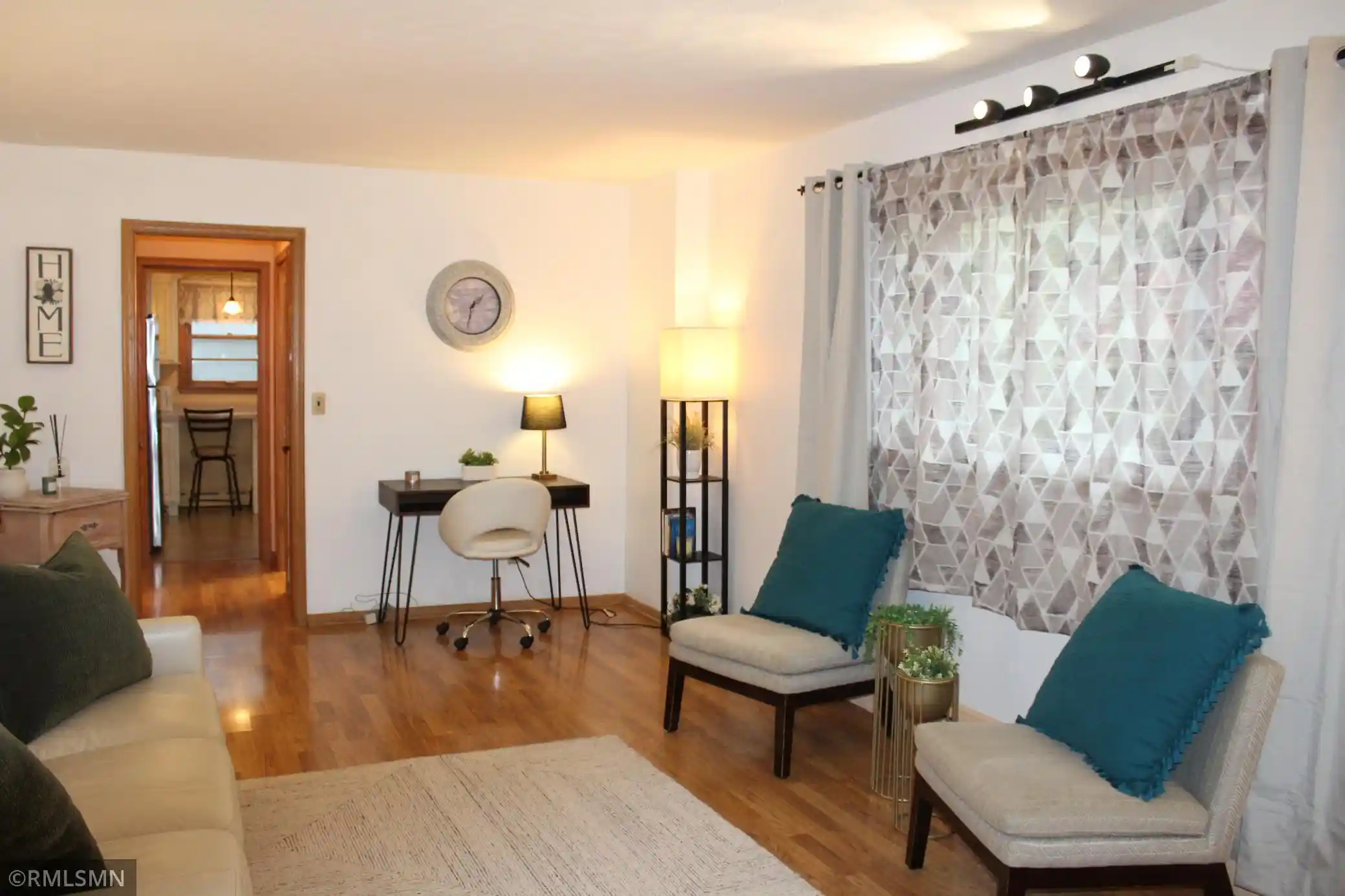 Listing Photo 2 - Condo for sale in 45 Albert St S located at 45 Albert St S, St. Paul, MN 55105 - Unit 45 Albert St S