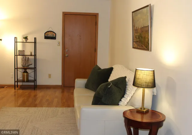 Listing Photo 4 - Condo for sale in building located at 45 Albert St S, St. Paul, MN 55105 - Unit #2