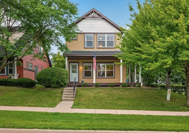 Photo 1 of Single family home for sale at 1548 Legacy Pkwy E, Saint Paul, MN 55109 | MLS# 7159721 | Listing updated on 2026-10-24