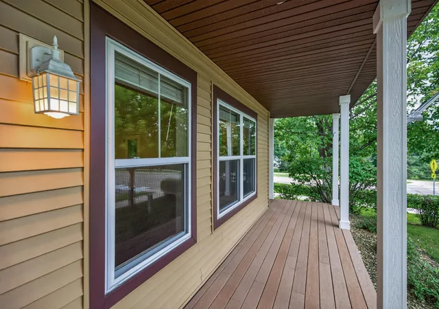 Photo 2 of Single family home for sale at 1548 Legacy Pkwy E, Saint Paul, MN 55109 | MLS# 7159721 | Listing updated on 2026-10-24
